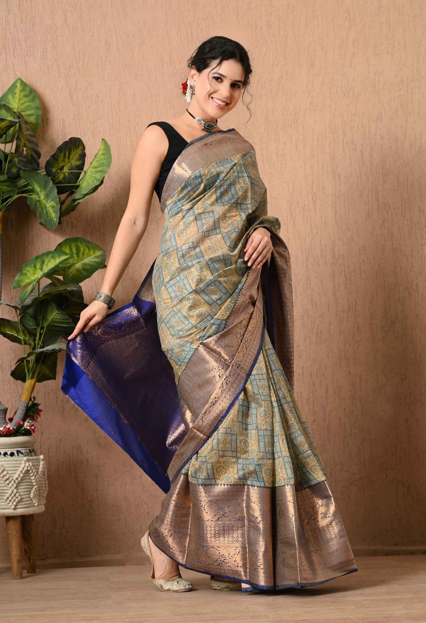 Cotton Saree With Ethnic Motif Work