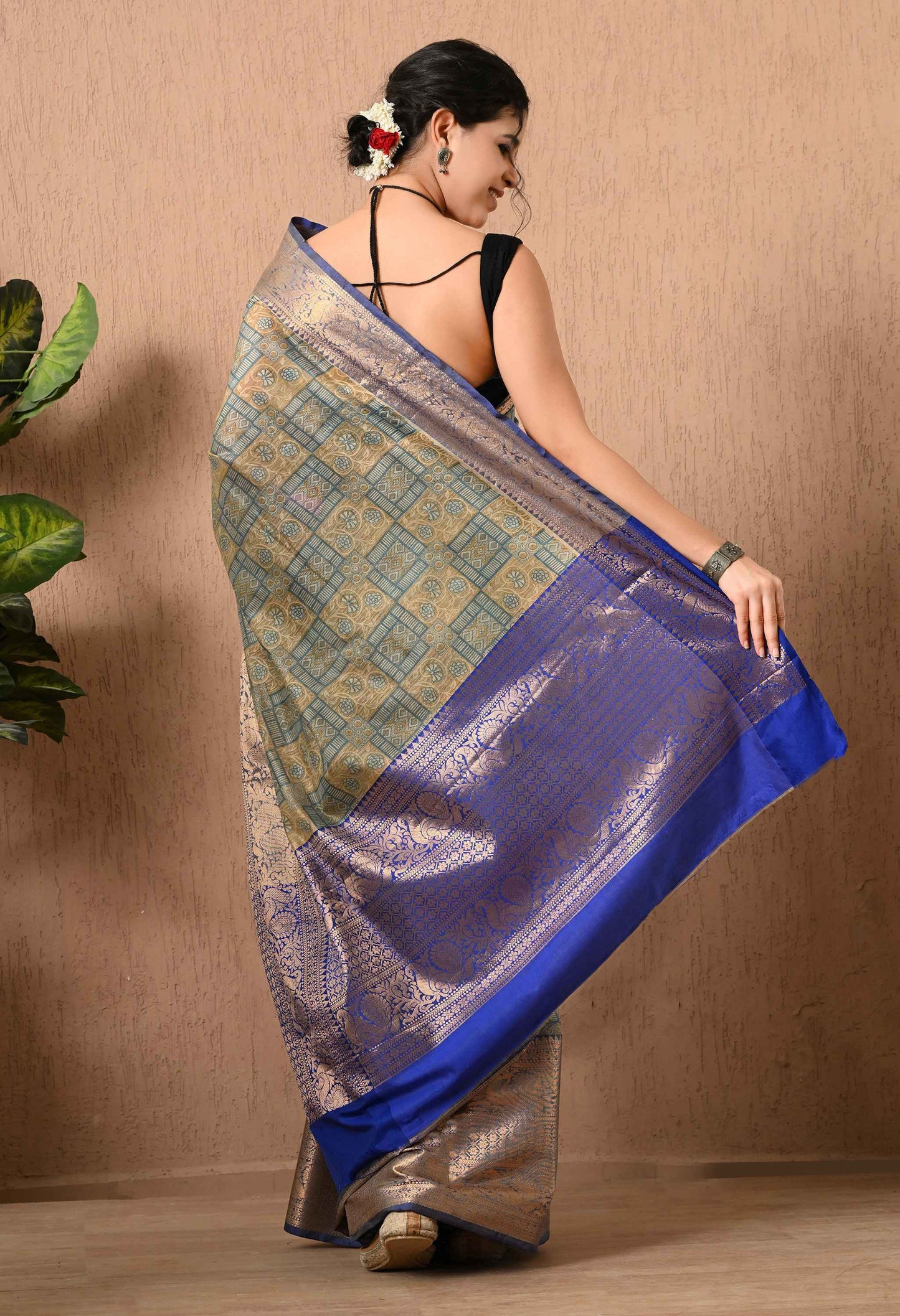 Cotton Saree With Ethnic Motif Work